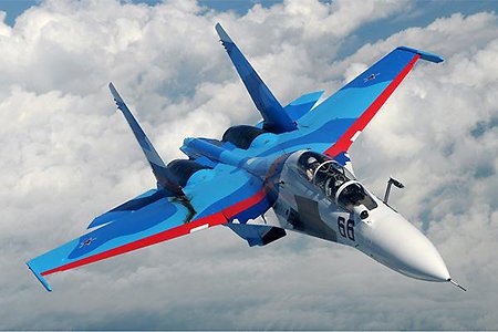  Новейшие истребители Су-35 и Су-30 пролетят над Красной площадью