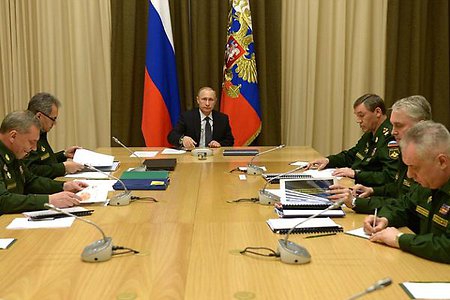 Путин провел закрытое совещание по военной теме
