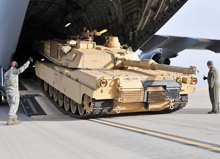 «Ничему не угрожающие» американские танки в Европе