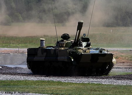 Более 200 новых боевых машин пехоты БМП-3 получит Минобороны РФ до конца 2017 года