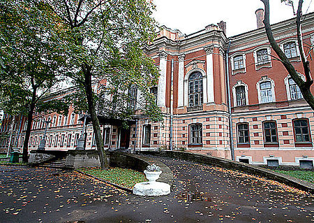 В военном госпитале в Санкт-Петербурге убили двух медсестер