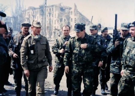 В Сети опубликовали редкие фото военной службы Сергея Шойгу