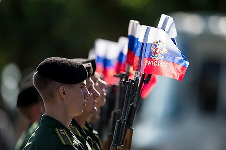 Доверие россиян к армии выросло почти втрое