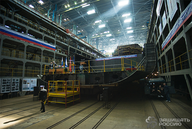 Олег Кулешов наблюдал за закладкой нового транспортного корабля «Академик Макеев»