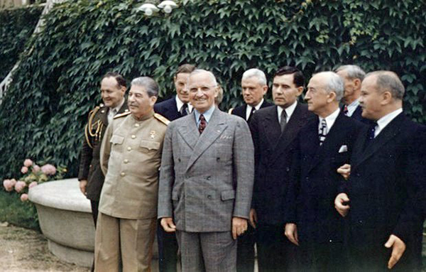 Потсдамская конференция, 18 июля 1945 (А.А. Громыко третий справа)