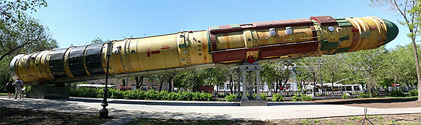 Памятник ТПК ракеты Р-36М2/15А18М, г.Оренбург. Фото: Zmey Kaa Kobra