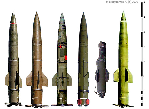 Реконструкция проекций ракет 9М79 «Точка» и 9М79-1 «Точка-У». Слева-направо: первые четыре — учебные ракеты «Точка», пятая и шестая — ракеты «Точка-У»