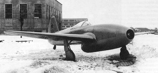 Первый строевой реактивный истребитель Як-15