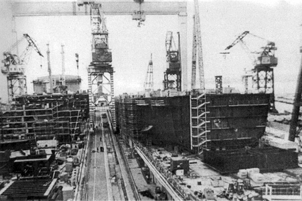 ТАКР «Ульяновск» на Черноморском судостроительном заводе в Николаеве, начало 1990-х