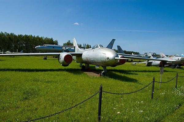 Разведчик Як-25РВ в Центральном музее ВВС России, Монино