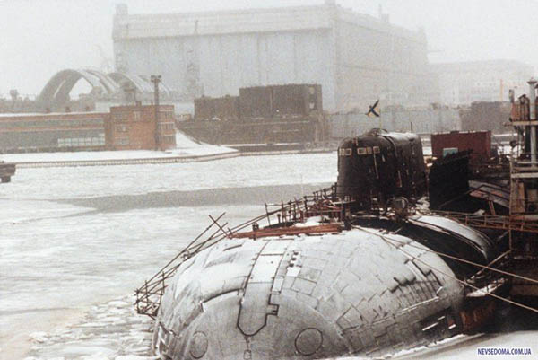 Подлодка проекта 949 «Архангельск» у причала «Севмаша» перед утилизацией