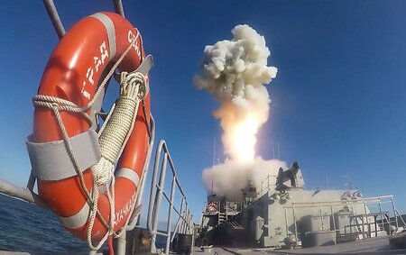 Носители гиперзвуковых ракет станут основой кораблей ВМФ дальней зоны
