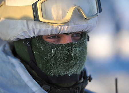 Как военные ведут себя в Арктике