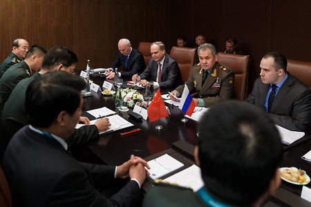 Шойгу: Развитие военных связей между РФ и Китаем служит миру и стабильности
