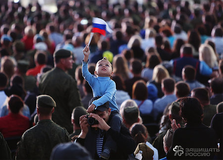 #ЦифраДня: Процент россиян, имеющих дома флаг или флажок РФ