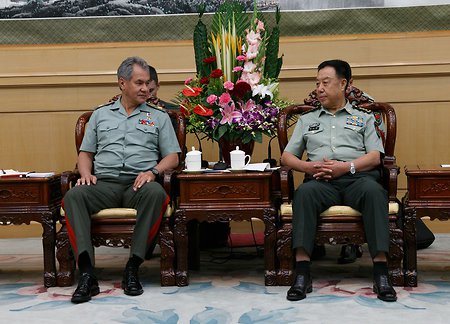 Министр обороны Шойгу встретился с китайскими военными в Пекине