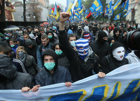 На марше националистов в Киеве прогремел взрыв