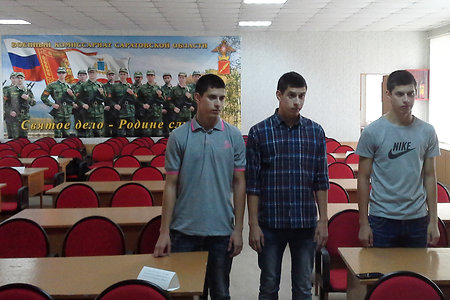 Братья-тройняшки стали контрактниками российской армии