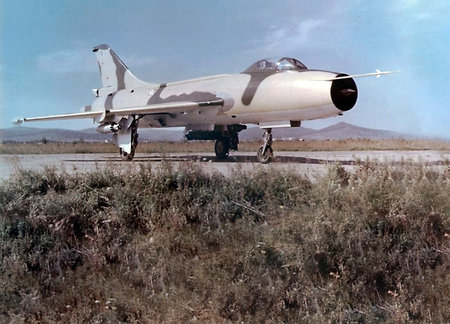 Истребитель-бомбардировщик Су-7Б