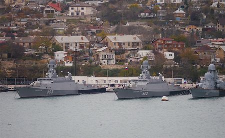 Корабли «Зеленый Дол» и «Серпухов» пришли в Севастополь