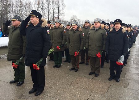 Военные моряки почтили память всех тех, кто защищал блокадный Ленинград