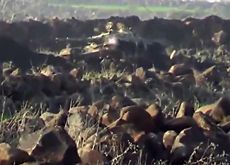 Ракета не смогла «убить» танк Т-72 в Сирии (видео)