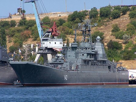 Десантный корабль «Новочеркасск» доставит грузы в Сирию 4 марта