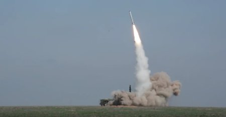 Крылатая ракета из «Искандера-М» оставила от «врага» воронку (видео)