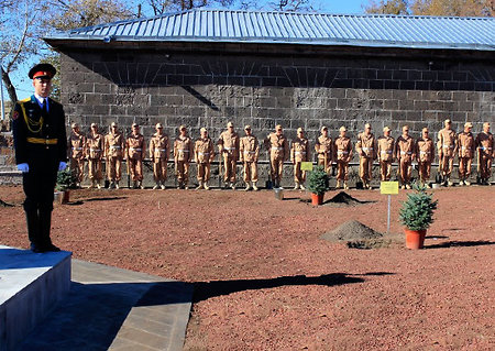 На российской военной базе в Армении провели акцию «Ёлка Победы»
