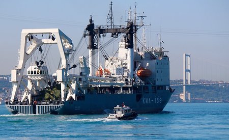 В Сирию по морю отправились катера «Раптор» и бронемашины «Рысь» (фото)