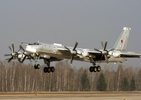 Семь обновленных ракетоносцев Ту-95МС поступят в войска