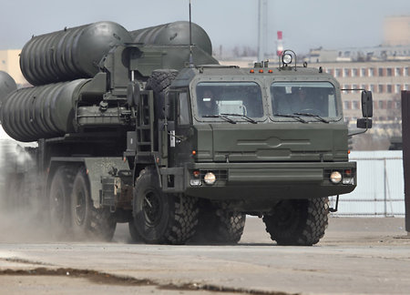 В Феодосии развернут зенитно-ракетные системы С-400