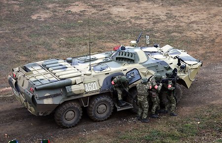 Миротворцы ООН получат российские БТР-80