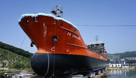 В Приморье представили новейший танкер «Сахалин»