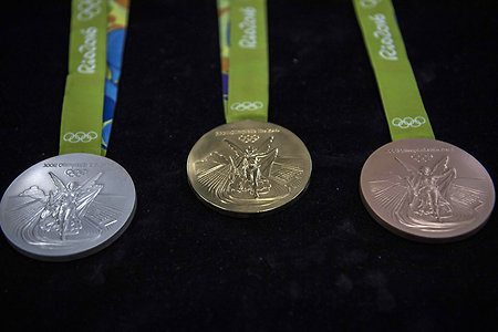 Сотрудники Минобороны РФ выиграли в 2016 году почти 400 золотых медалей