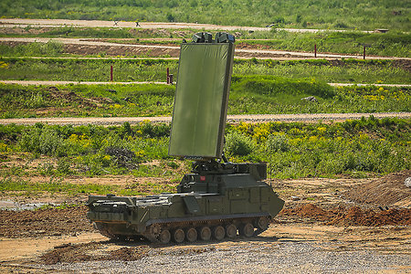 На учениях в ВВО артиллеристы впервые опробовали комплекс «Зоопарк-1М»