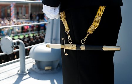 Военным пенсионерам официально разрешили носить кортики