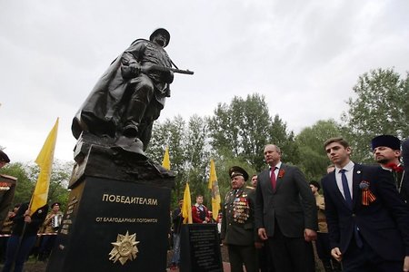 Ростовские власти исправили опечатку на памятнике Советскому солдату