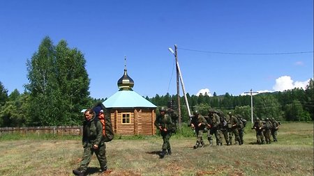 Русские староверы научили китайских военных выживать в тайге (видео)