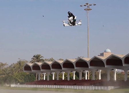 Российский «летающий мотоцикл» покорил Дубай