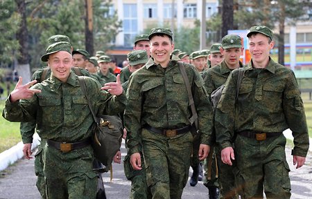 Большинство россиян считает, что в армии всё отлично