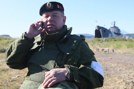 Офицерам выдают защищённые российские мобильники «Атлас»