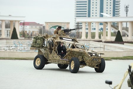 В Грозном показали новый боевой багги «Чаборз М-6» (видео)