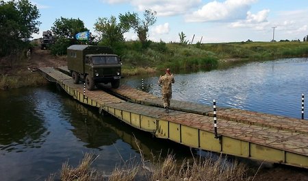 Приамурские военные получили мост-конструктор