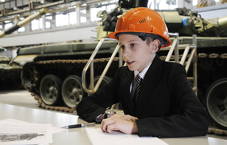 Калужские подростки изобрели беспилотный танк