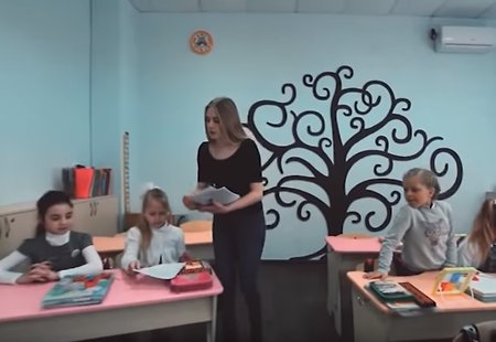 Свыше 100 школ работают по русской классической системе
