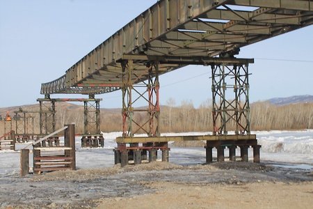 Военные построили нужный мост в Туве