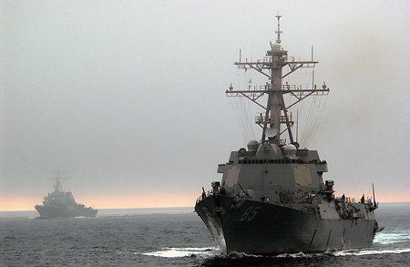 Эсминец США внаглую приближался к базе ТОФ