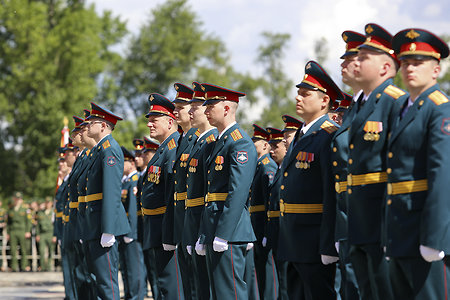 Свыше 12 тысяч молодых офицеров пришли в войска