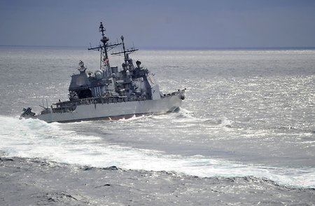 Крейсер США опасно «подрезал» «Адмирала Виноградова»